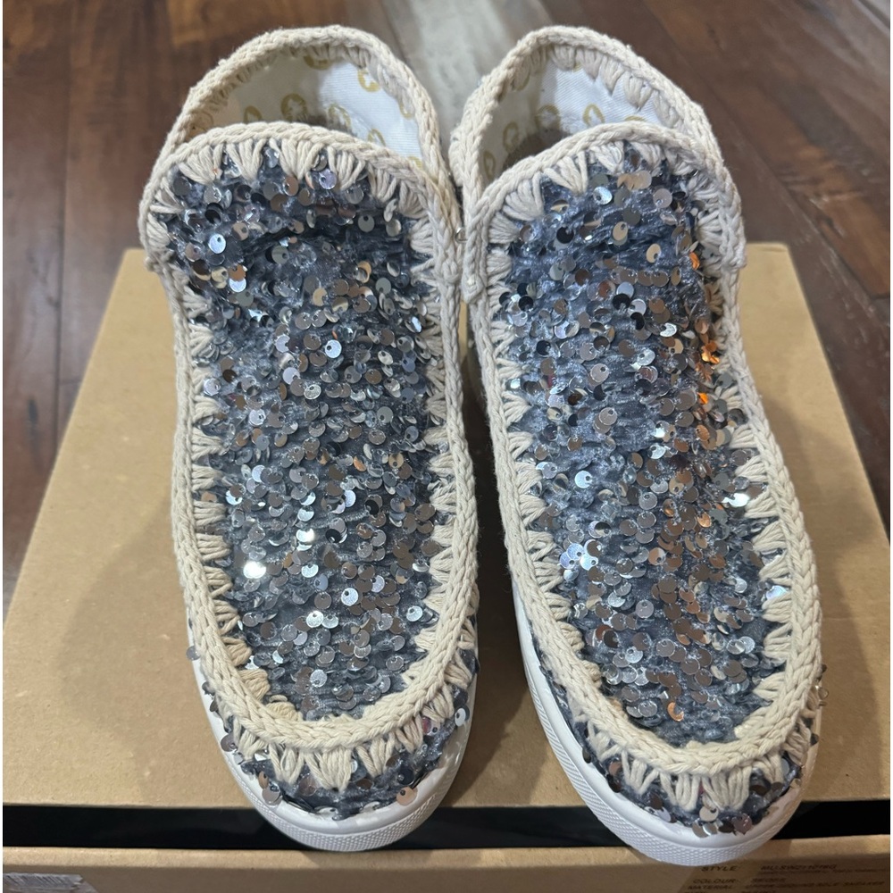 💯 Authentic MOU Summer Eskimo Sneaker Silver sequins with BIG metallic logo 36